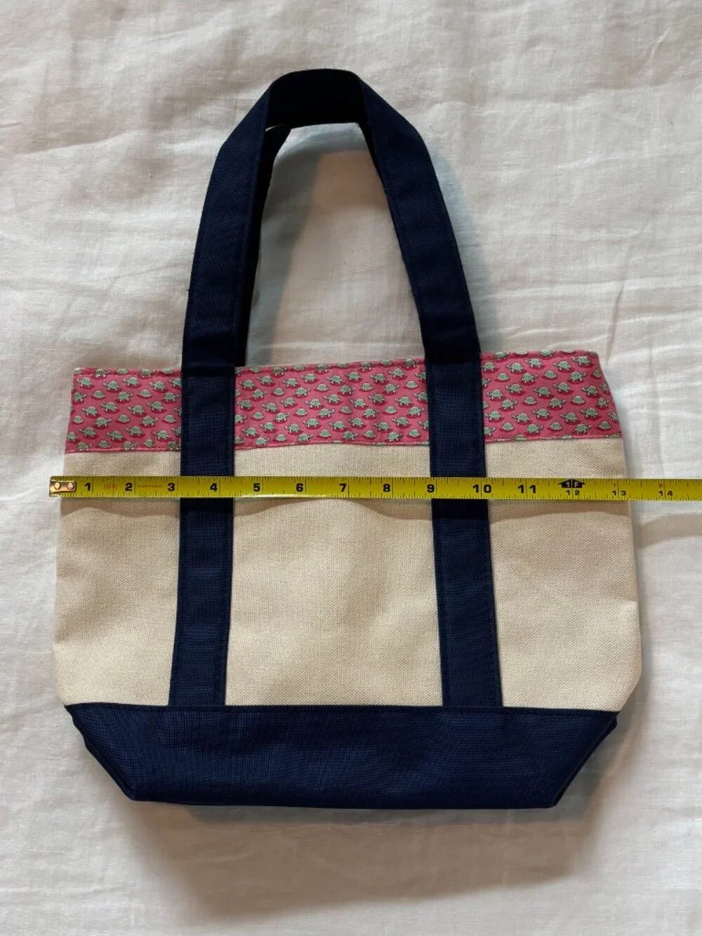 Vineyard Vines preppy canvas